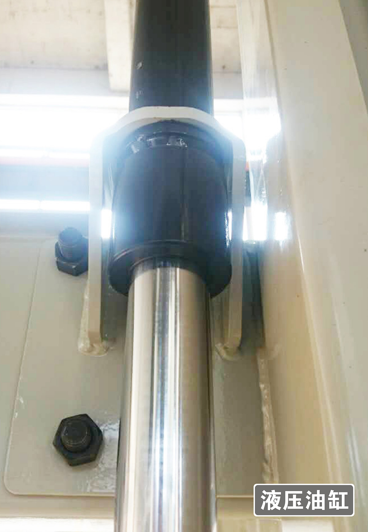 20PJS两柱简易升降机械式立体停车设备液压油缸.jpg